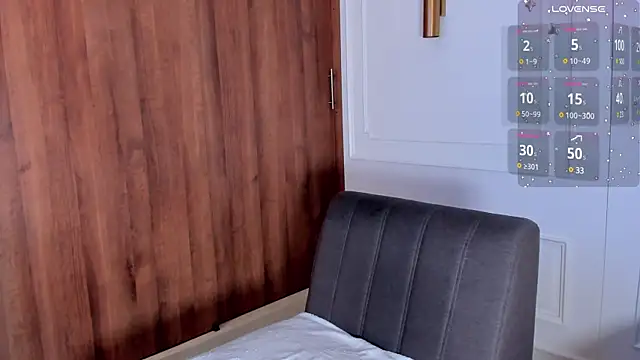 Chrishell  online show from 12/01/24, 11:25