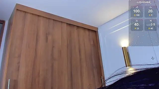 Chrishell  online show from 12/09/24, 01:18