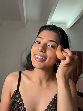 Chrishell  online show from 03/10/26, 04:28