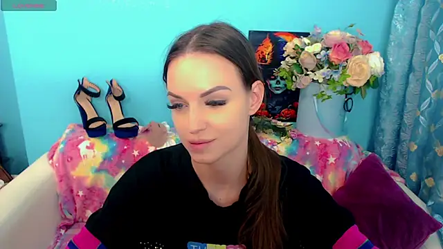 LindaaLu online show from 03/19/25, 03:52