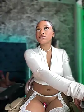 Melany Williams online show from 11/12/25, 01:22