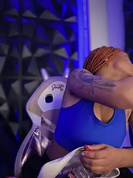 Melany Williams online show from 11/30/25, 01:15