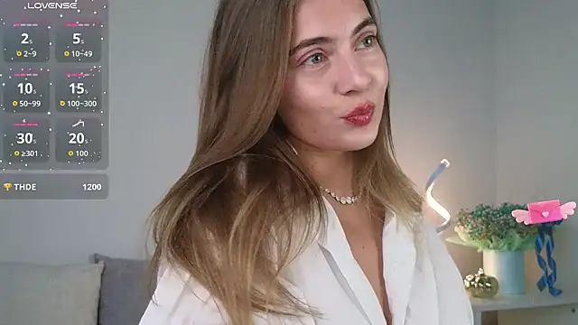 Snapshot of chloi_hes chatting on 11/01/25, 09:55 chloi hes online show from 11/01/25, 09:55