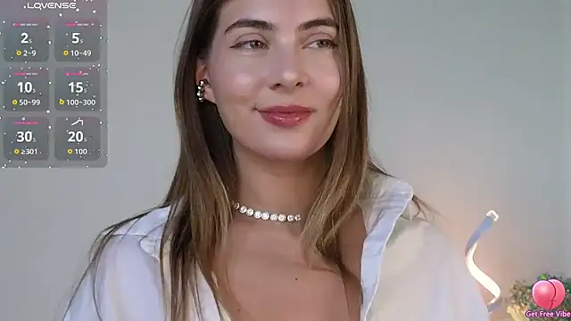 Snapshot of chloi_hes chatting on 11/16/25, 11:05 chloi hes online show from 11/16/25, 11:05