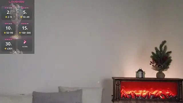 Snapshot of chloi_hes chatting on 12/16/25, 01:27 chloi hes online show from 12/16/25, 01:27