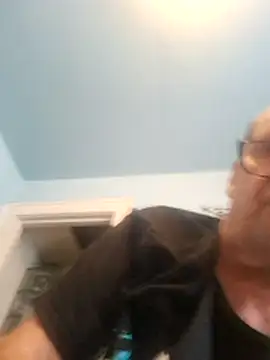 Snapshot of fastesttongue1680 chatting on 11/24/25, 03:56 fastesttongue1680 online show from 11/24/25, 03:56