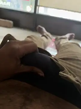 Snapshot of A-mira chatting on 03/05/25, 11:06 A-mira online show from 03/05/25, 11:06