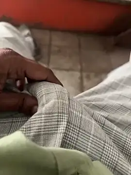 Snapshot of A-mira chatting on 03/10/25, 09:32 A-mira online show from 03/10/25, 09:32