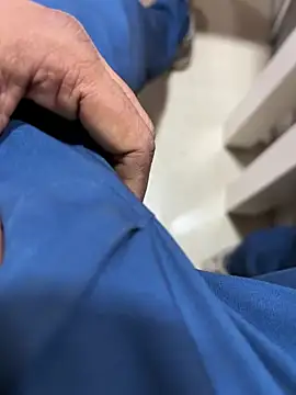 Snapshot of A-mira chatting on 03/22/25, 06:22 A-mira online show from 03/22/25, 06:22