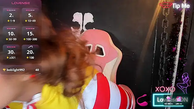 Snapshot of RoxaneEvans_ chatting on 03/06/25, 01:24 RoxaneEvans  online show from 03/06/25, 01:24