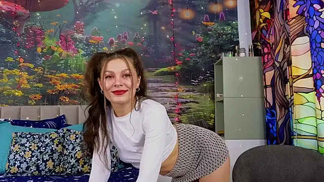 MadameDeFeu online show from 02/10/25, 08:31