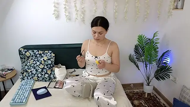 MadameDeFeu online show from 04/30/26, 05:47