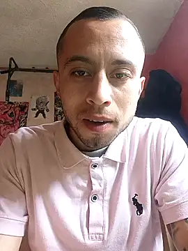 Snapshot of Mich_Stev9524 chatting on 11/19/25, 05:57 Mich Stev9524 online show from 11/19/25, 05:57