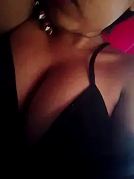 Snapshot of DakotaHoland chatting on 11/09/25, 03:21 DakotaHoland online show from 11/09/25, 03:21