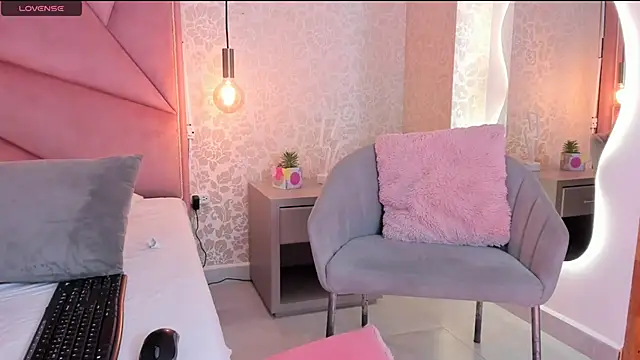 salome-brown online show from 12/14/24, 08:29