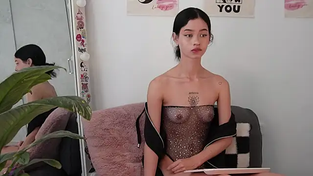 Snapshot of salome-brown chatting on 06/23/26, 08:07 salome-brown online show from 06/23/26, 08:07