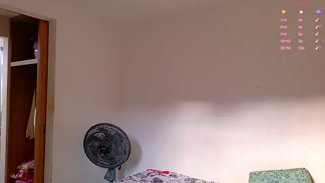 Gaby Vegaa online show from 11/17/25, 10:04