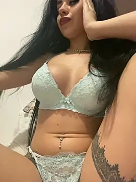 Snapshot of Ameliablack_1 chatting on 01/14/25, 01:36 Ameliablack 1 online show from 01/14/25, 01:36