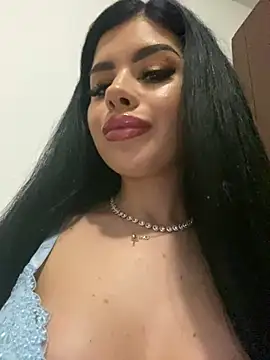 Snapshot of Ameliablack_1 chatting on 01/15/25, 05:08 Ameliablack 1 online show from 01/15/25, 05:08