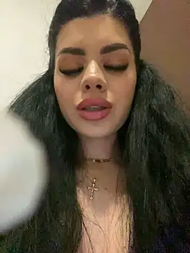 Snapshot of Ameliablack_1 chatting on 02/15/25, 06:33 Ameliablack 1 online show from 02/15/25, 06:33