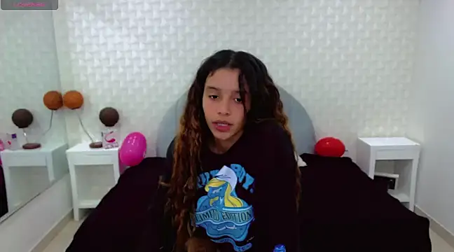 Snapshot of charlotte_0309 chatting on 02/19/25, 06:33 charlotte 0309 online show from 02/19/25, 06:33