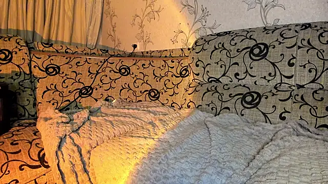 Snapshot of insanely-sweet chatting on 12/28/24, 04:20 insanely-sweet online show from 12/28/24, 04:20