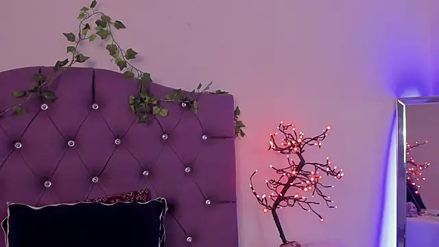 Nyx nayla online show from 12/10/24, 05:22