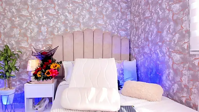 Snapshot of MiaTowson chatting on 09/25/25, 02:32 MiaTowson online show from 09/25/25, 02:32