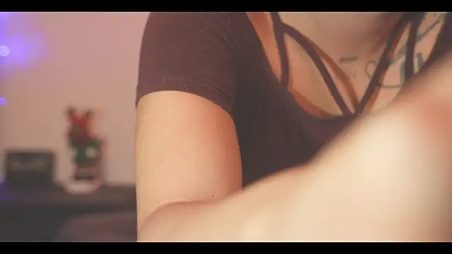 LorenRosse online show from 12/20/25, 12:07