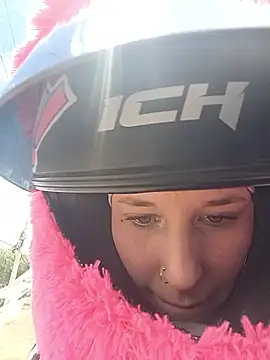 Snapshot of RubyEmerald chatting on 04/07/26, 04:18 RubyEmerald online show from 04/07/26, 04:18