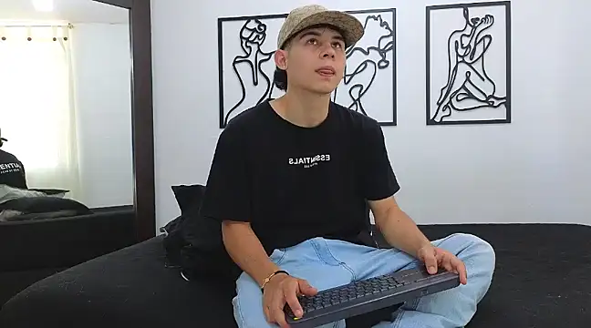 Snapshot of Deam_Broowm chatting on 03/21/25, 09:45 Deam Broowm online show from 03/21/25, 09:45