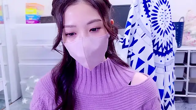 Snapshot of oxo_yuna_oxo chatting on 12/08/24, 12:19 oxo yuna oxo online show from 12/08/24, 12:19