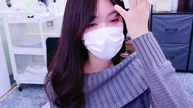 Snapshot of oxo_yuna_oxo chatting on 02/15/25, 01:27 oxo yuna oxo online show from 02/15/25, 01:27