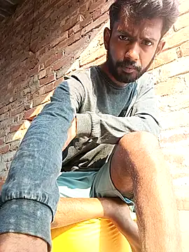 Snapshot of NICK_IN chatting on 11/21/25, 02:43 NICK IN online show from 11/21/25, 02:43