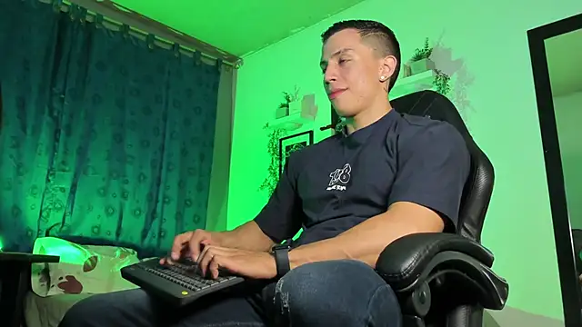 ThomsEvery  online show from 10/16/25, 01:06