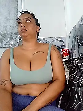 Snapshot of GORGEOUSLIPS chatting on 12/04/25, 11:41 GORGEOUSLIPS online show from 12/04/25, 11:41