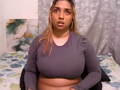 Snapshot of GORGEOUSLIPS chatting on 06/20/26, 03:37 GORGEOUSLIPS online show from 06/20/26, 03:37