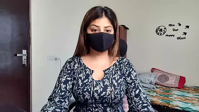 Hoty-Shivangi online show from 02/26/26, 08:57