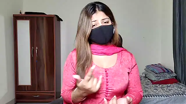 Snapshot of Hoty-Shivangi chatting on 03/12/26, 07:31 Hoty-Shivangi online show from 03/12/26, 07:31