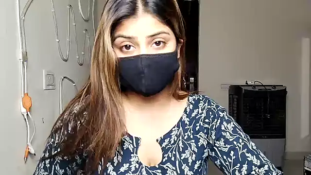 Snapshot of Hoty-Shivangi chatting on 04/04/26, 04:48 Hoty-Shivangi online show from 04/04/26, 04:48