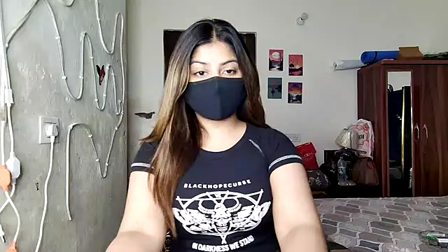 Snapshot of Hoty-Shivangi chatting on 07/10/26, 11:35 Hoty-Shivangi online show from 07/10/26, 11:35
