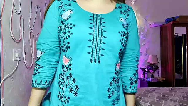 Snapshot of Hoty-Shivangi chatting on 07/17/26, 09:49 Hoty-Shivangi online show from 07/17/26, 09:49