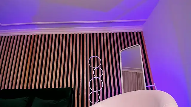 MiaMews online show from 01/31/25, 03:22