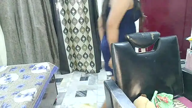 aarushi sharmaa online show from 11/29/25, 04:26