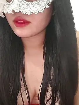 Snapshot of girldam95 chatting on 04/14/26, 04:29 girldam95 online show from 04/14/26, 04:29