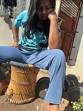 Snapshot of xyztopbeing chatting on 12/28/24, 05:33 xyztopbeing online show from 12/28/24, 05:33