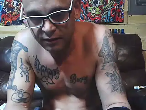 Snapshot of Buffshagswell chatting on 12/19/25, 10:17 Buffshagswell online show from 12/19/25, 10:17