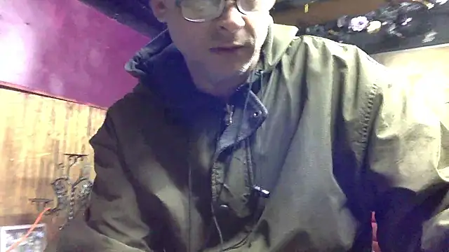 Snapshot of Buffshagswell chatting on 01/13/26, 05:46 Buffshagswell online show from 01/13/26, 05:46