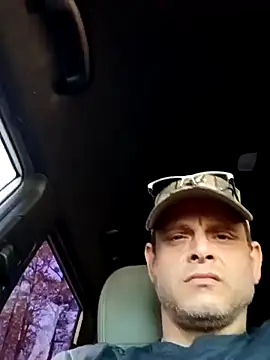 Snapshot of Buffshagswell chatting on 02/16/26, 07:43 Buffshagswell online show from 02/16/26, 07:43