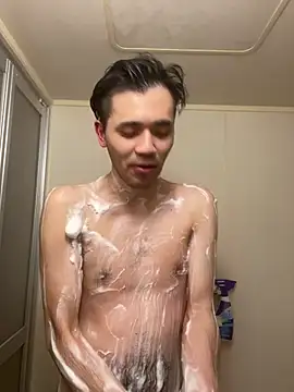 Snapshot of ryusei18570 chatting on 03/15/25, 01:29 ryusei18570 online show from 03/15/25, 01:29